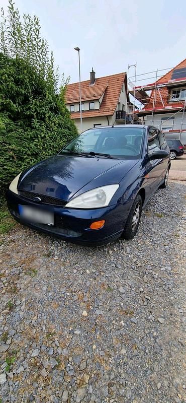 Blau Gebraucht 1999 Ford Focus Kleinwagen | 1.250 € (Fairer Preis) - Bild 1/4