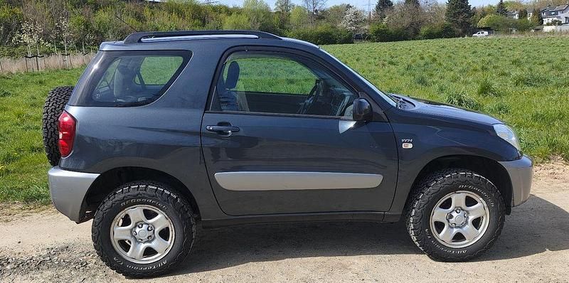 Gebraucht Toyota RAV4 125 PS (91 kW) 2005 Grau SUV