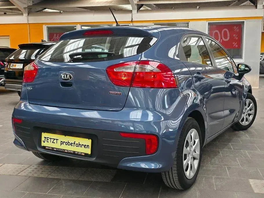 Gebraucht Kia Rio 84 PS (61 kW) 2017 Blau Limousine