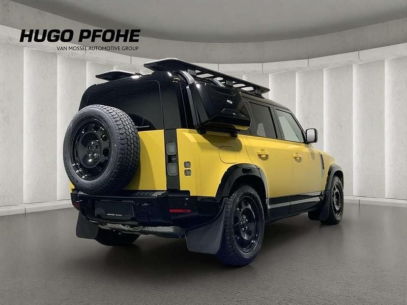 Neu Land Rover Defender 349 PS (256 kW) 2026 Deep sandglow yellow metallic SUV