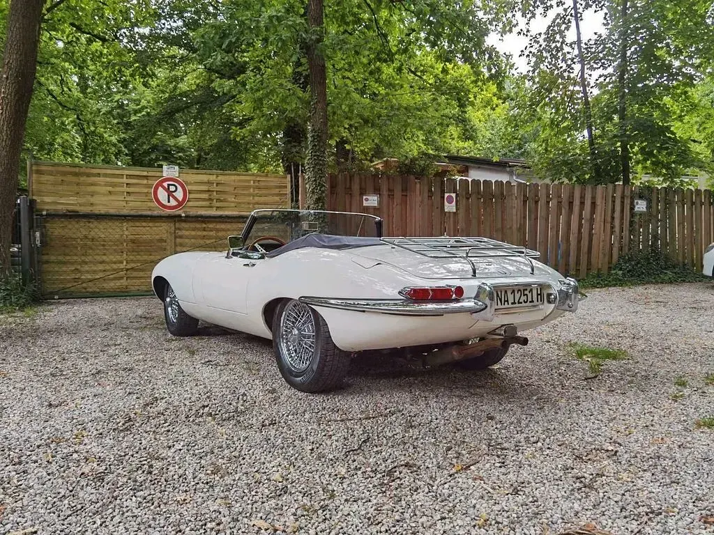 Gebraucht Jaguar E-Type 209 PS (153 kW) 1968 Weiß Cabrio