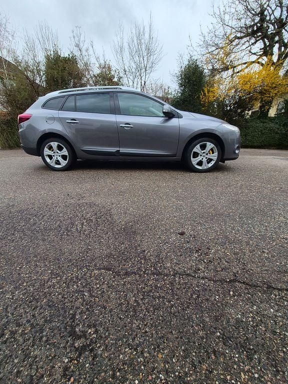 Gebraucht Renault Mégane III Dynamique 110 PS (80 kW) 2009 Grau Limousine