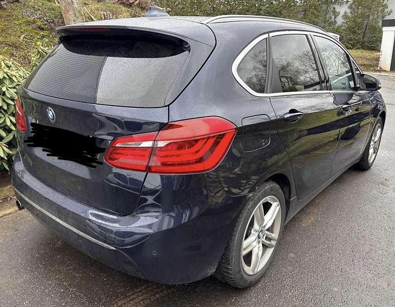 Gebraucht BMW 218 Luxury Line 150 PS (110 kW) 2016 Imperialblau brillanteffekt Van / Kleinbus