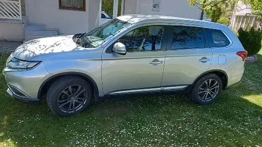 Gebraucht Mitsubishi Outlander Edition 150 PS (110 kW) 2017 Silber SUV