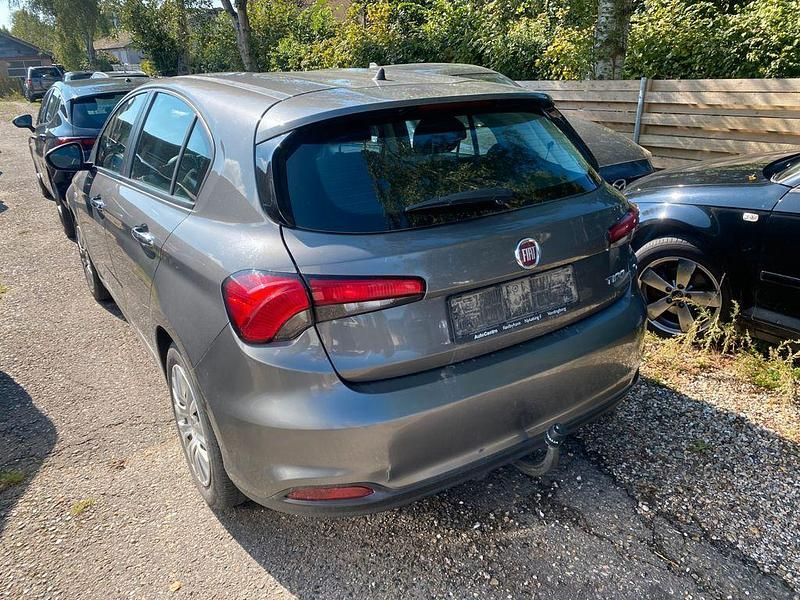 Gebraucht Fiat Tipo S 95 PS (69 kW) 2019 Grau Limousine
