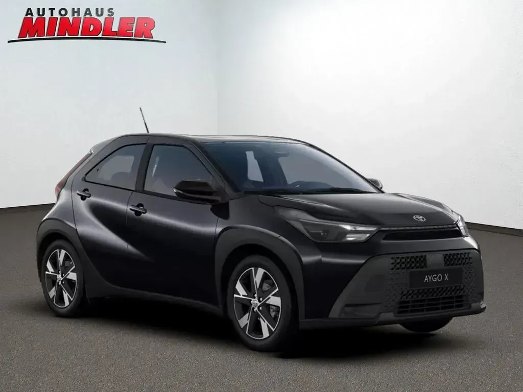 Neu Toyota Aygo X Active 92 PS (67 kW) 2026 Blau SUV