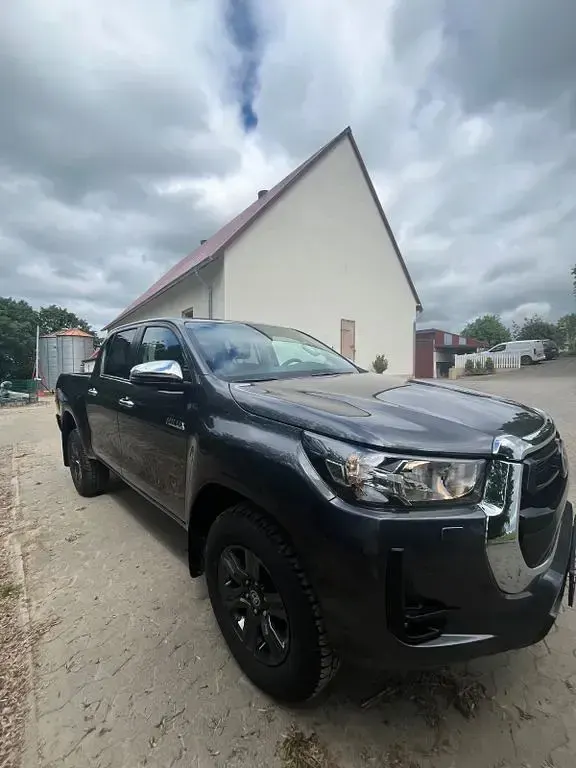 Neu Toyota HiLux 204 PS (150 kW) 2025 Grau Pickup