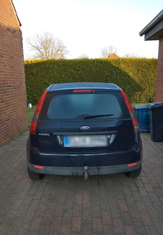 Gebraucht Ford Fiesta 80 PS (58 kW) 2005 Blau Kleinwagen