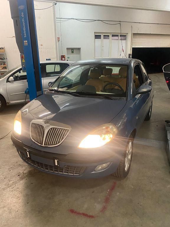 Blau Gebraucht 2004 Lancia Ypsilon Kleinwagen | 1.500 € (Superpreis) - Bild 1/4