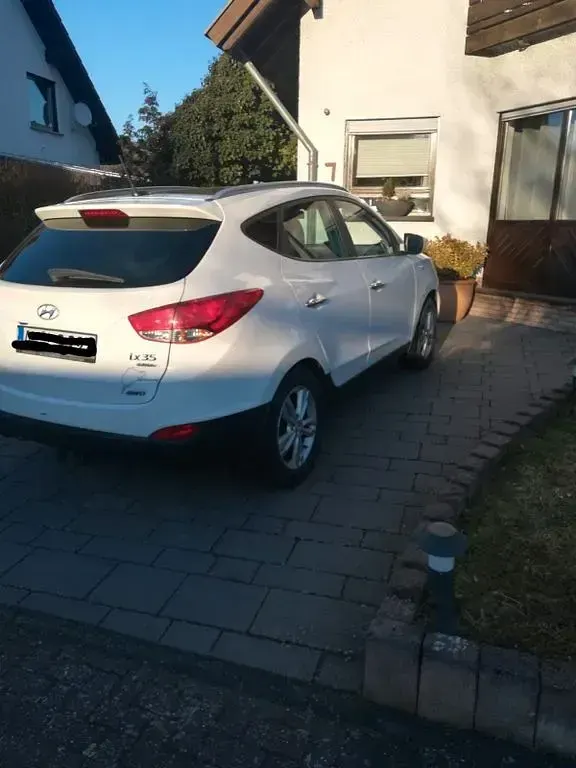 Gebraucht Hyundai ix35 Premium 184 PS (135 kW) 2012 Weiß SUV