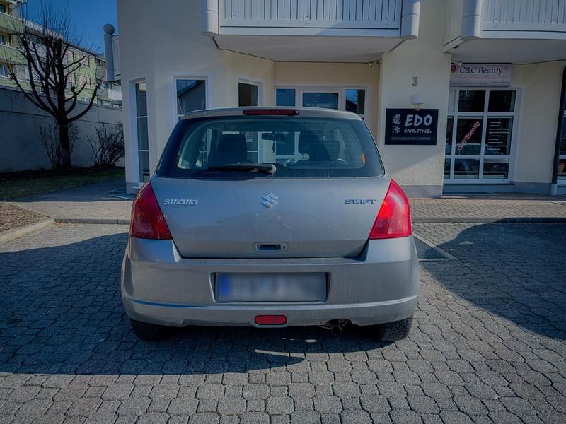 Gebraucht Suzuki Swift 100 PS (73 kW) 2006 Silber Kleinwagen