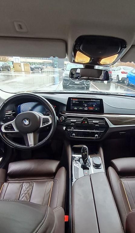 Gebraucht BMW 530 265 PS (194 kW) 2019 Blau Kombi