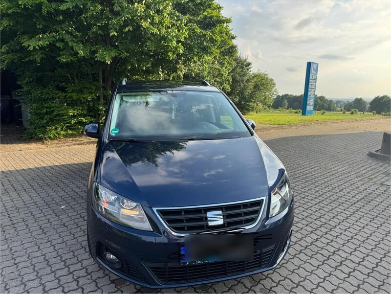 Blau Gebraucht 2016 Seat Alhambra Van / Kleinbus | 15.000 € (Fairer Preis) - Bild 1/4