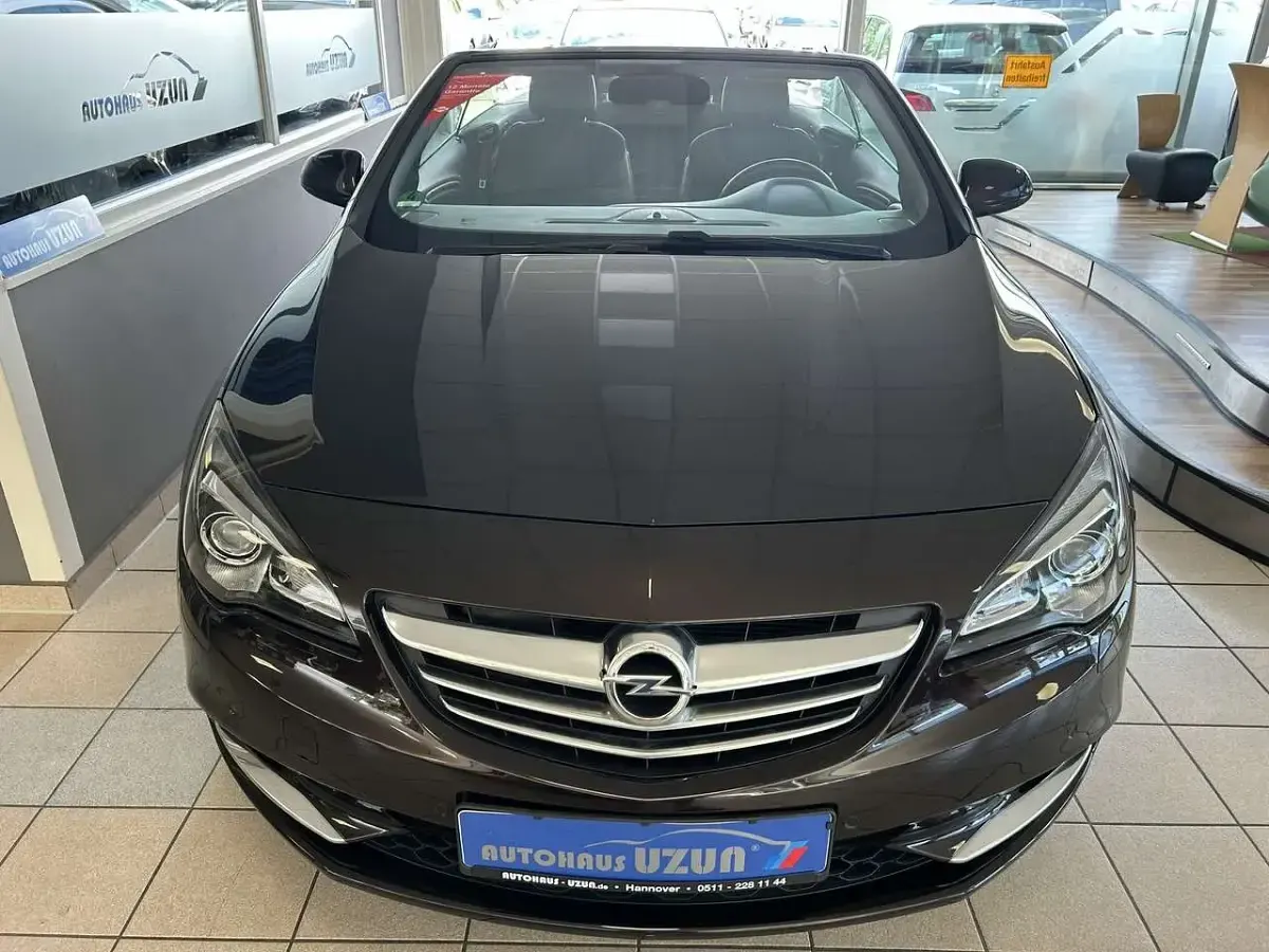 Gebraucht Opel Cascada Sport 170 PS (125 kW) 2015 Braun Cabrio