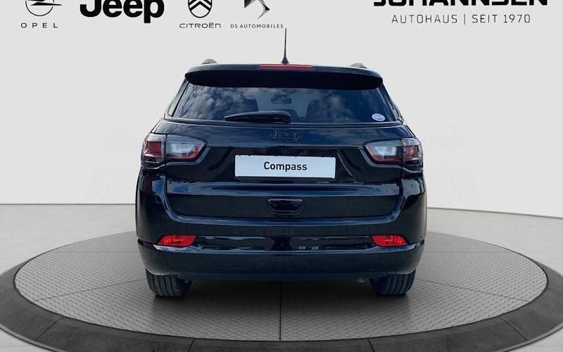 Neu Jeep Compass Summit 131 PS (96 kW) 2025 Schwarz SUV