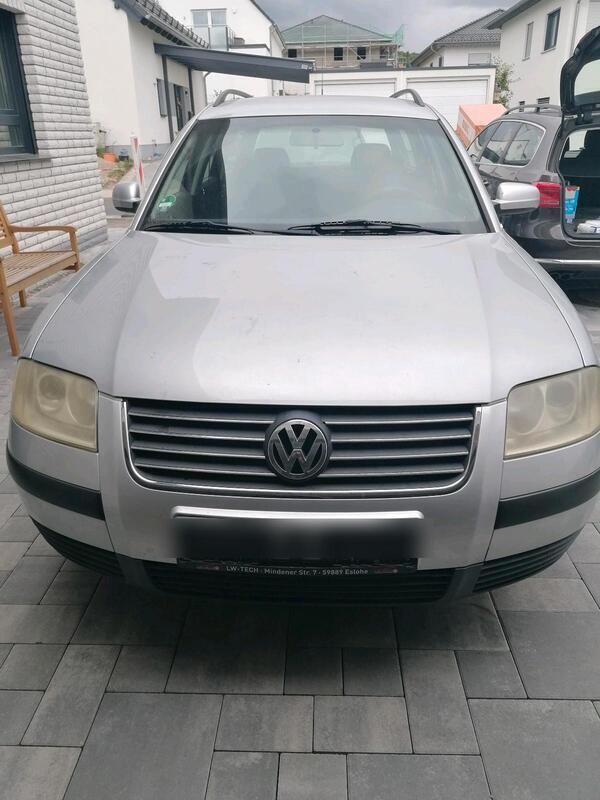 Silber Gebraucht 2001 VW Passat Kombi | 980 € (Superpreis) - Bild 1/4