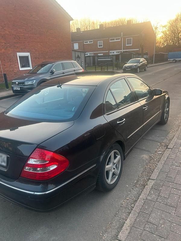 Gebraucht Mercedes E320 224 PS (164 kW) 2004 Schwarz Limousine