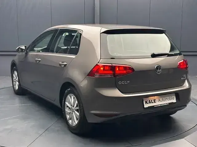 Gebraucht VW Golf VII Comfortline 105 PS (77 kW) 2015 Grau Limousine