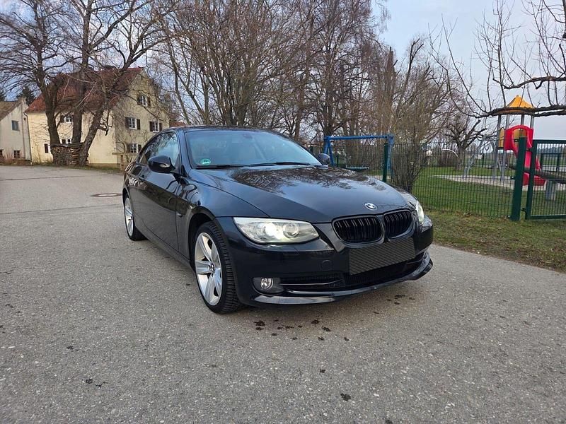 Gebraucht BMW 318 Exclusive 143 PS (105 kW) 2012 Schwarz Coupé