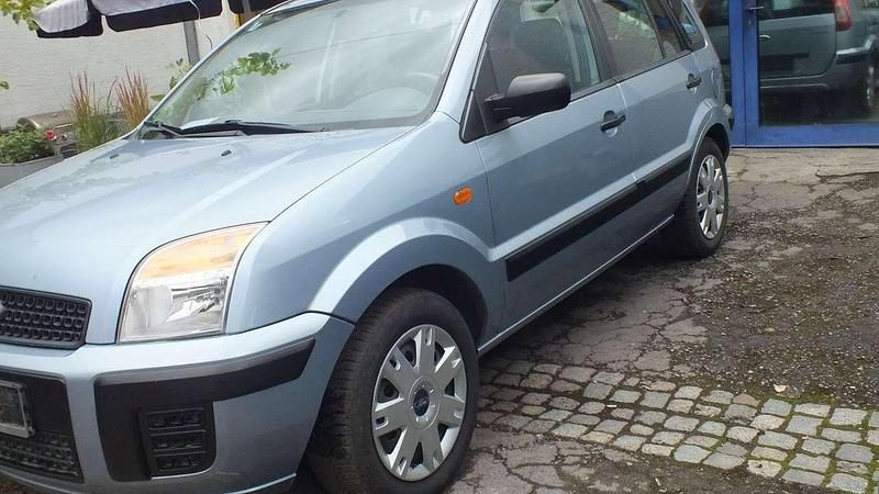 Blau Gebraucht 2008 Ford Fusion Limousine | 2.999 € (Fairer Preis) - Bild 1/4