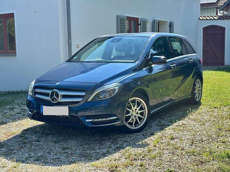 Gebraucht Mercedes B200 136 PS (100 kW) 2012 Van / Kleinbus
