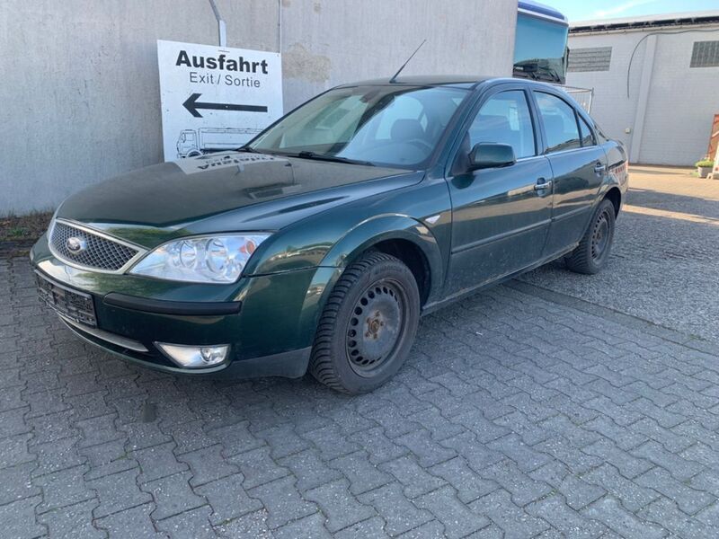 Grün Gebraucht 2004 Ford Mondeo Ghia Limousine | 650 € (Superpreis) - Bild 1/4