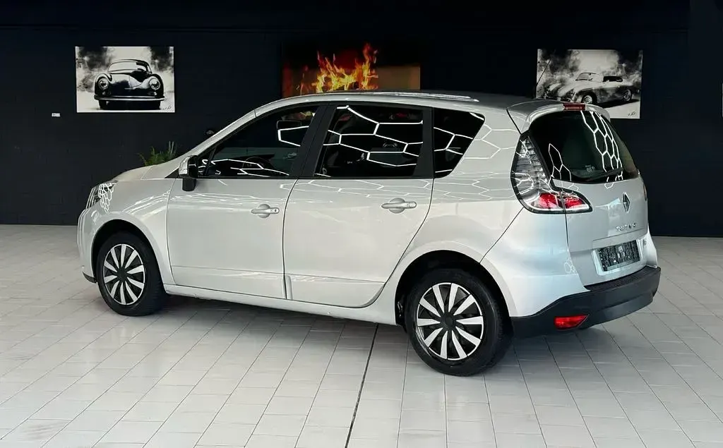 Gebraucht Renault Scénic Initiale Paris 116 PS (85 kW) 2014 Silber Van / Kleinbus