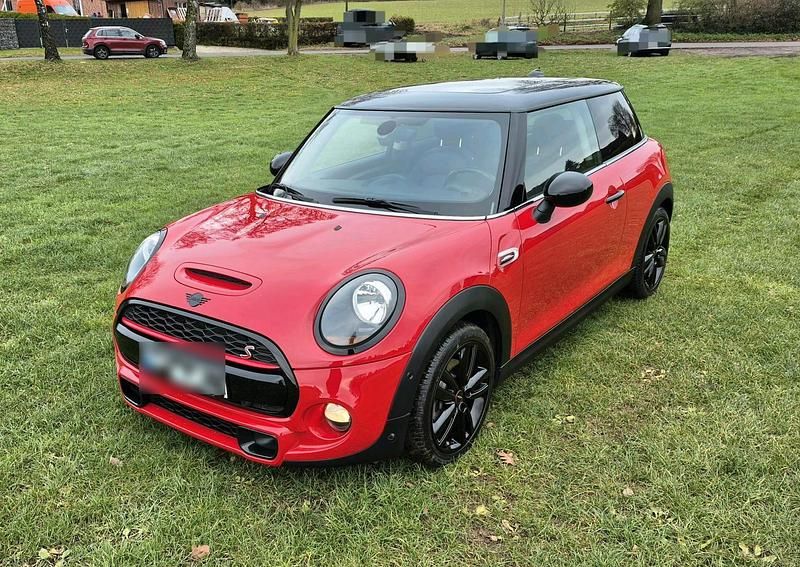 Rot Gebraucht 2018 Mini Cooper S Chili Kleinwagen | 20.700 € (Etwas zu teuer) - Bild 1/4