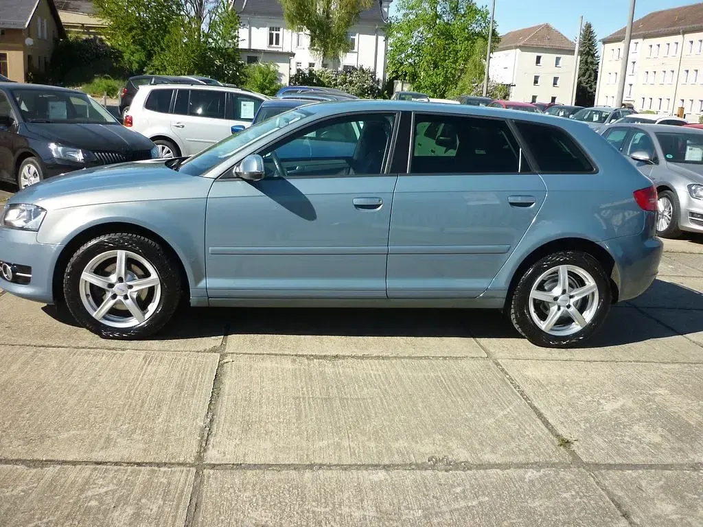 Occasion Audi A3 Ambition 105 ch (77 kW) 2012 Bleue Citadine