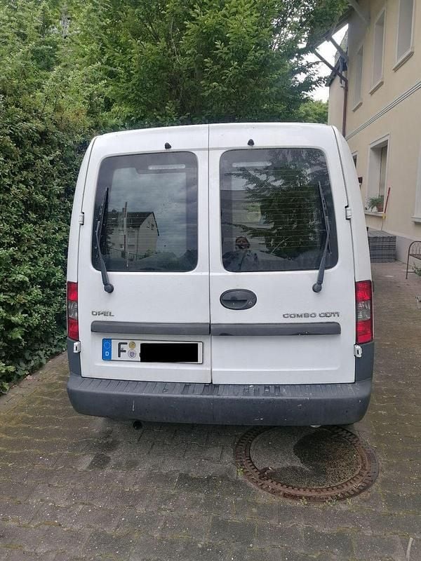 Weiß Gebraucht 2010 Opel Combo Van / Kleinbus | 2.900 € (Guter Preis) - Bild 1/4