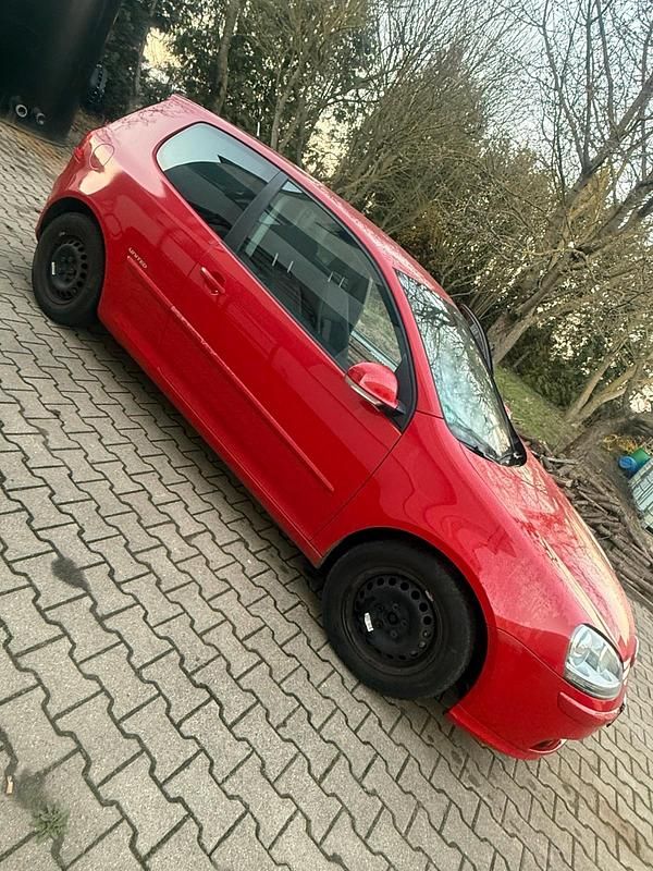 Gebraucht VW Golf V 122 PS (89 kW) 2008 Rot Kleinwagen