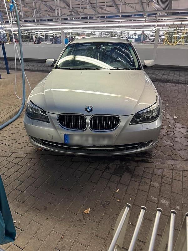 Silber Gebraucht 2009 BMW 525 Kombi | 3.500 € (Guter Preis) - Bild 1/4