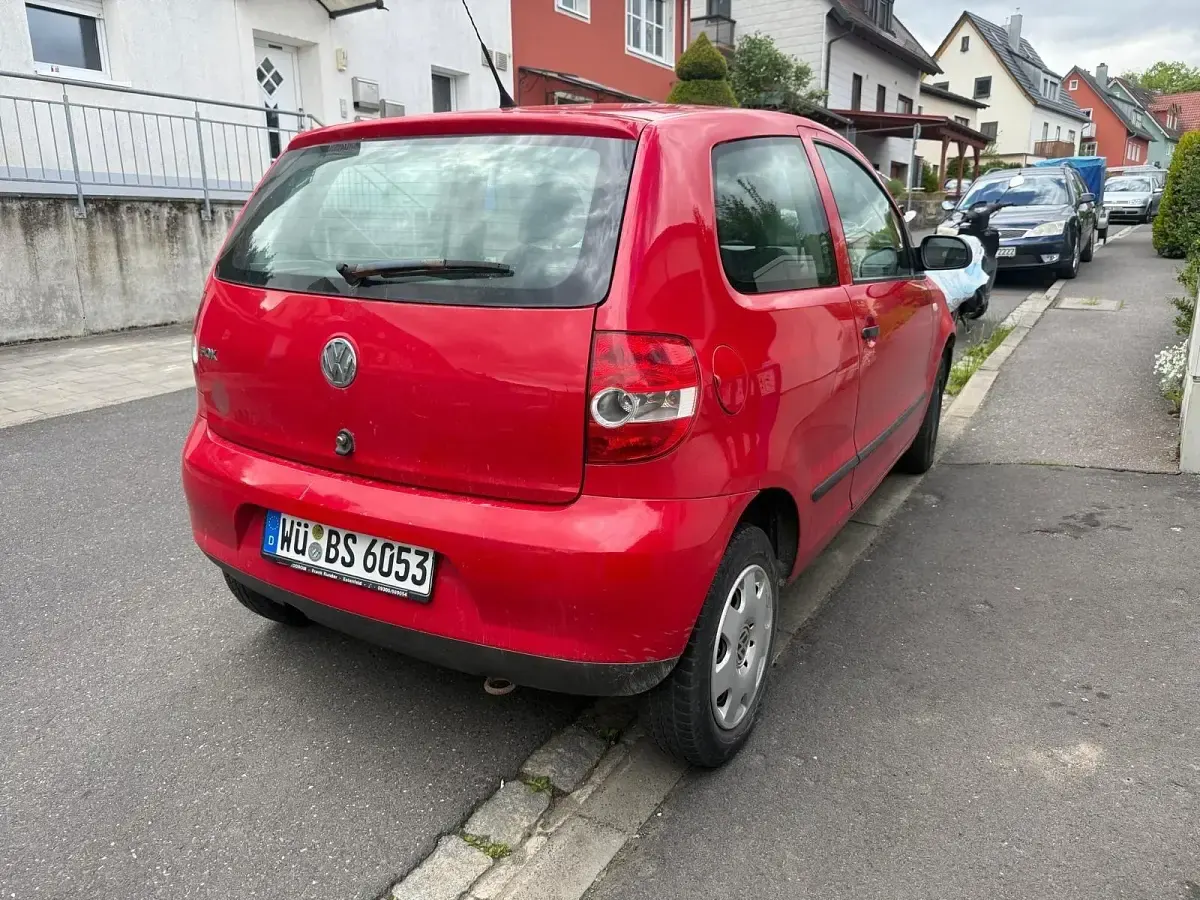 Używany VW Fox 57 KM (41 kW) 2007 Biały Hatchback