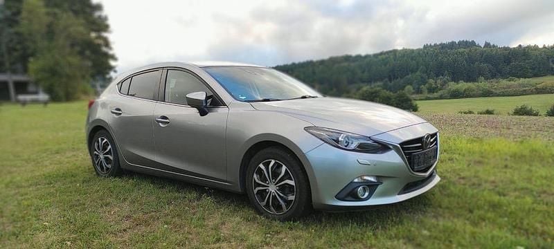 Silber Gebraucht 2014 Mazda 3 Sports-Line Limousine | 9.300 € (Guter Preis) - Bild 1/4