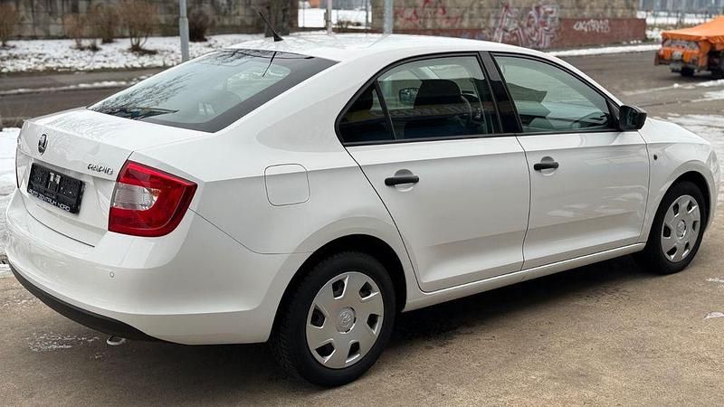 Second-hand Skoda Rapid Active 75 CP (55 kW) 2013 Alb Hatchback