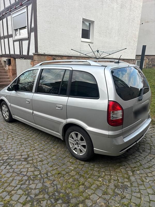 Gebraucht Opel Zafira OPC 147 PS (108 kW) 2004 Silber Van / Kleinbus