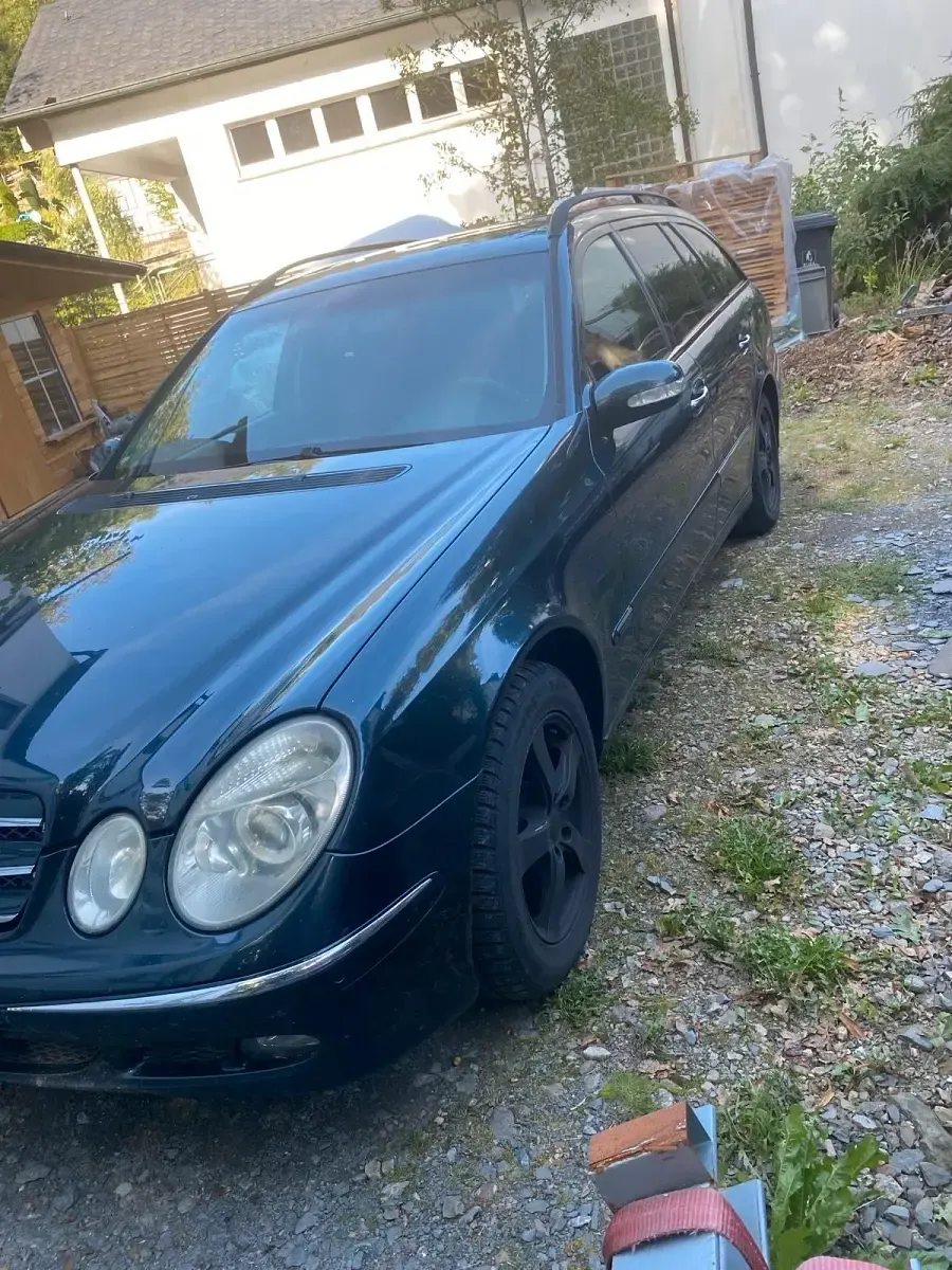 Gebraucht Mercedes E220 150 PS (110 kW) 2004 Schwarz Kombi