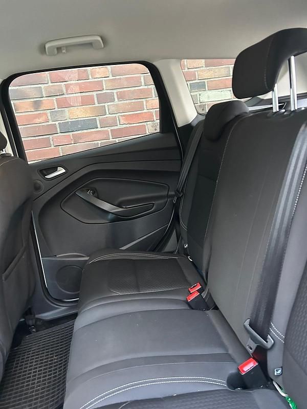 Gebraucht Ford Kuga Trend 120 PS (88 kW) 2019 Weiß SUV