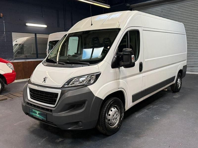 Gebraucht Peugeot Boxer 131 PS (96 kW) 2017 Weiß Van