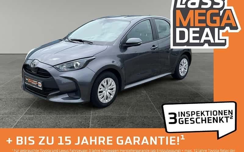 Marlingrau metallic Gebraucht 2022 Toyota Yaris Basis Limousine | 12.980 € (Fairer Preis) - Bild 1/4