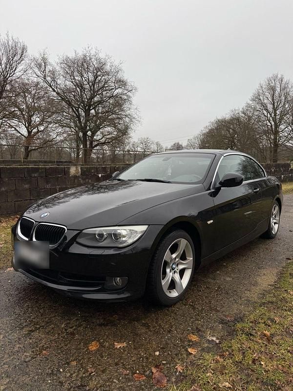 Gebraucht BMW 318 Cabriolet 143 PS (105 kW) 2010 Schwarz Cabrio