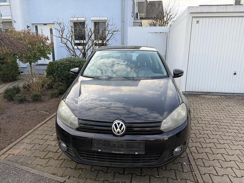 Gebraucht VW Golf VI 80 PS (58 kW) 2011 Schwarz Kleinwagen