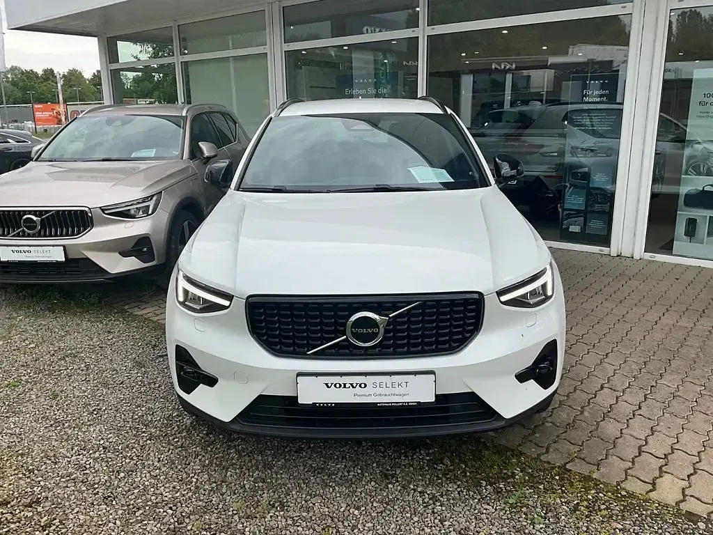 Gebraucht Volvo XC40 Plus 197 PS (144 kW) 2023 Weiß SUV