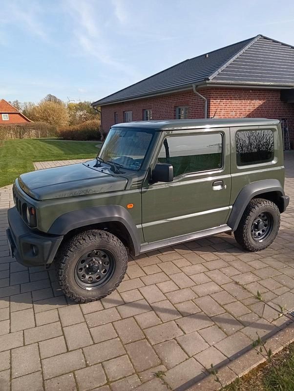 Gebraucht Suzuki Jimny Comfort 102 PS (75 kW) 2023 Grün SUV