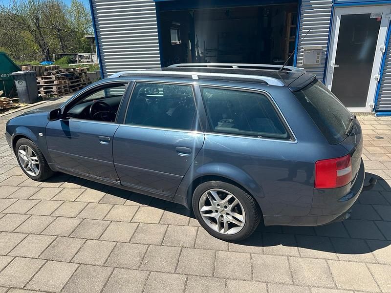 Second-hand Audi A6 163 CP (119 kW) 2003 Albastru Break