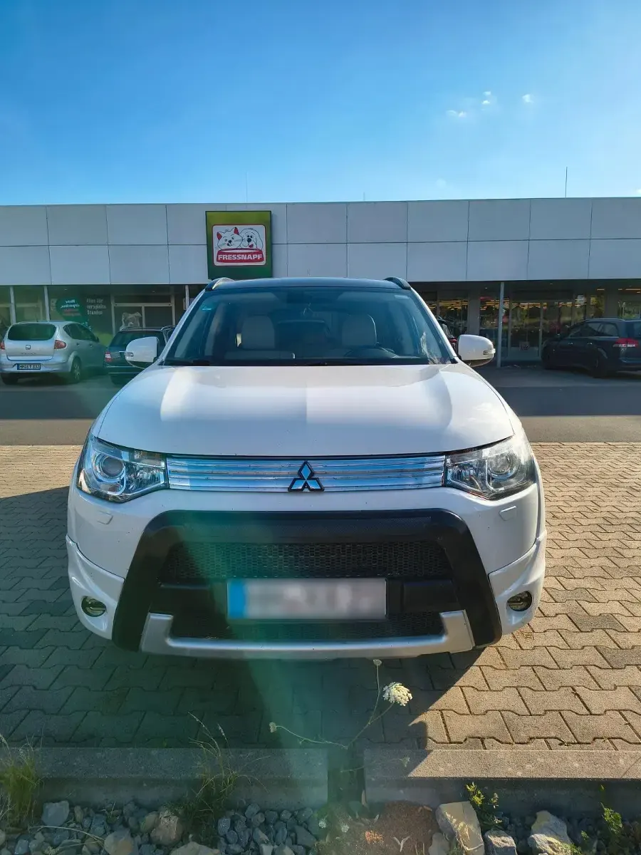 Gebraucht Mitsubishi Outlander 201 PS (147 kW) 2014 Weiß SUV