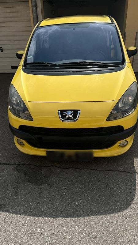 Gebraucht Peugeot 1007 106 PS (77 kW) 2005 Gelb Van / Kleinbus