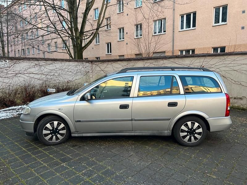 Gebraucht Opel Astra 116 PS (85 kW) 2000 Silber Kombi