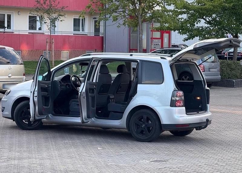 Gebraucht VW Touran 105 PS (77 kW) 2010 Grau Van / Kleinbus