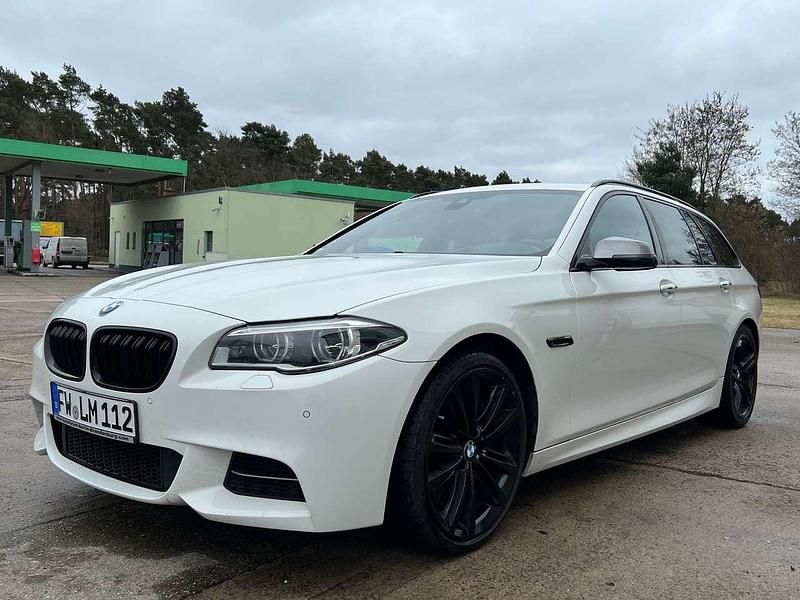 Gebraucht BMW M550 381 PS (280 kW) 2014 Alpinweiss 3 Limousine